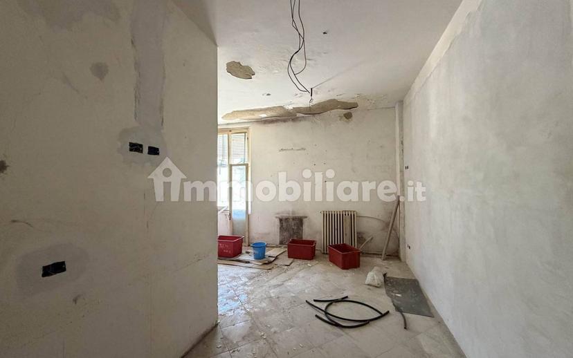 Trilocale da ristrutturare, primo piano, San Cipriano S.Barbara Centinal, Cavriglia
