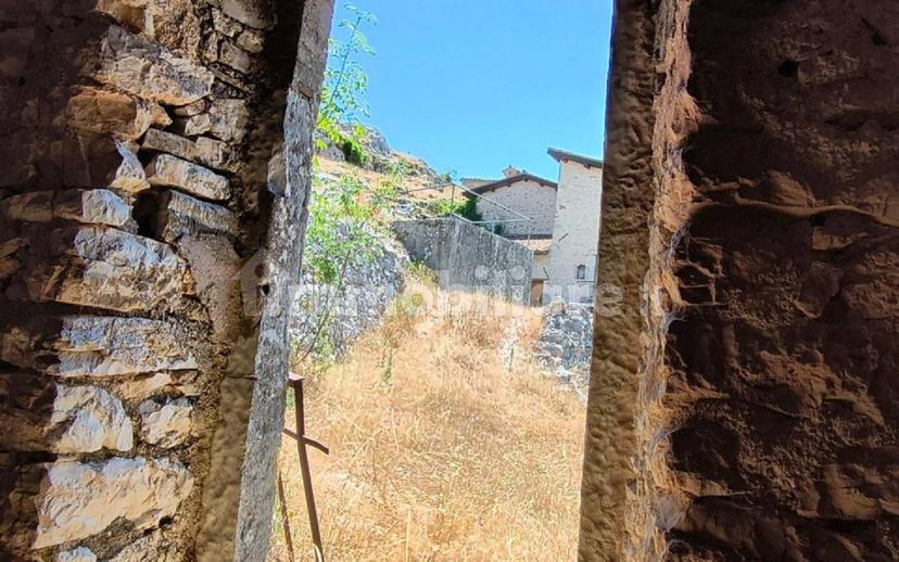 Rustico Catinelli, Fogliano, Castagnacupa, Montebibico, Strettura, Spoleto — foto 3 di 11