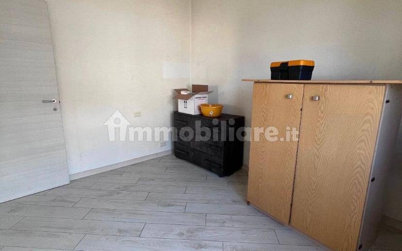 Trilocale buono stato, piano rialzato, Centro, Isola Rizza — foto 2 di 12