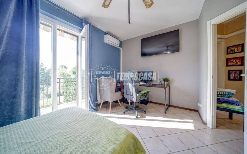Appartamento via Paoloni, Centro, Castelletto Sopra Ticino — foto 4 di 31