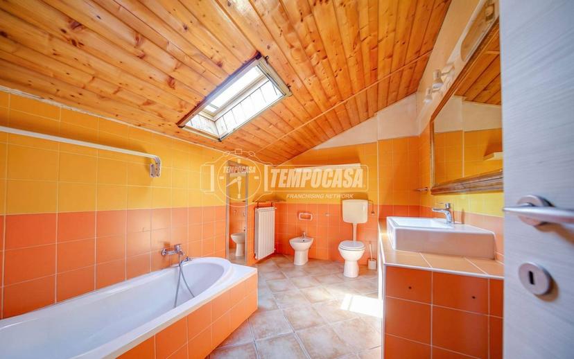 Appartamento via Paoloni, Centro, Castelletto Sopra Ticino