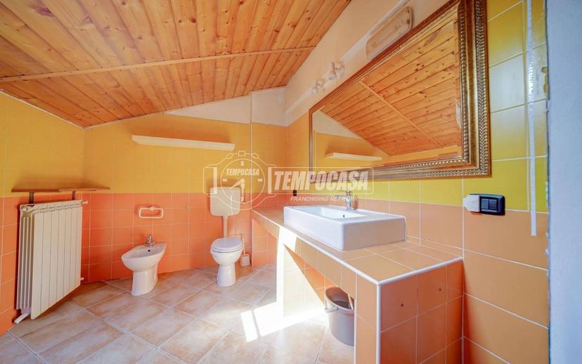 Appartamento via Paoloni, Centro, Castelletto Sopra Ticino — foto 9 di 31