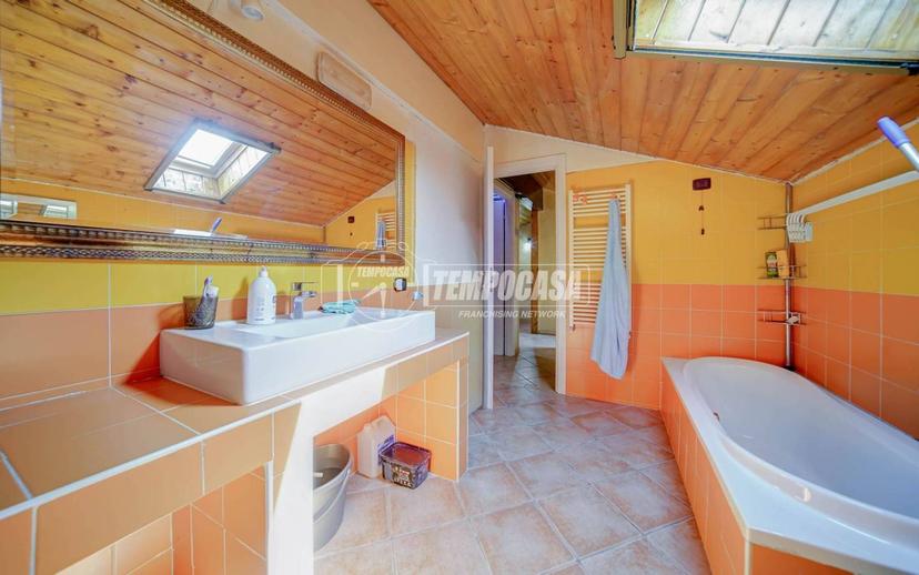 Appartamento via Paoloni, Centro, Castelletto Sopra Ticino — foto 26 di 31