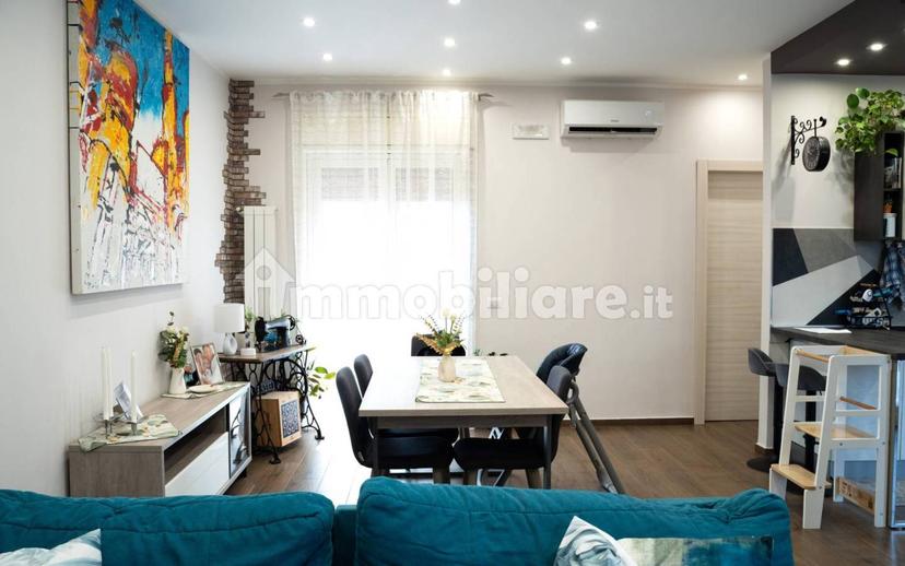 Quadrilocale largo Belvedere 6, Motta Sant'Anastasia — foto 4 di 30
