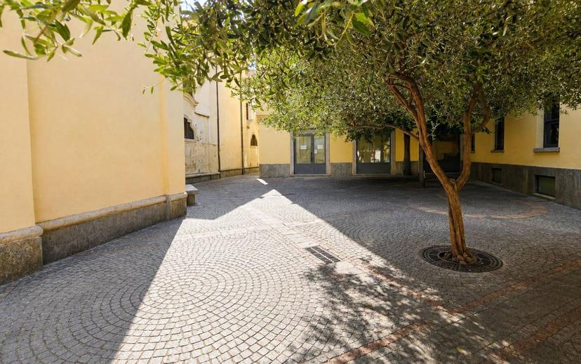 Bilocale piazzetta San Lorenzo 4, Centro, Varese