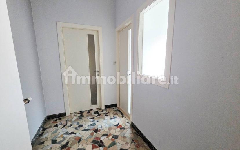 Trilocale via Oddino Barotti, Centro, Fossano — foto 12 di 37