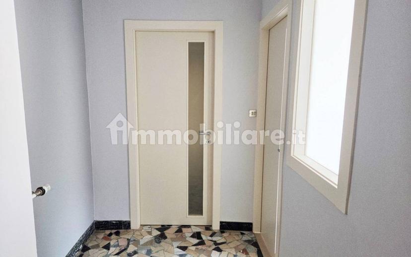 Trilocale via Oddino Barotti, Centro, Fossano — foto 3 di 37