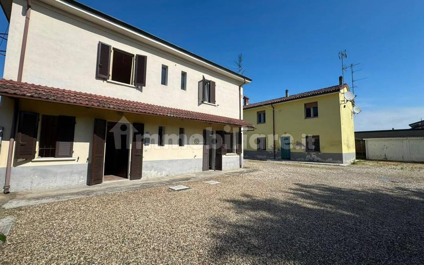 Terratetto plurifamiliare via Giuseppe Garibaldi 4, Centro, Lomello — foto 4 di 32