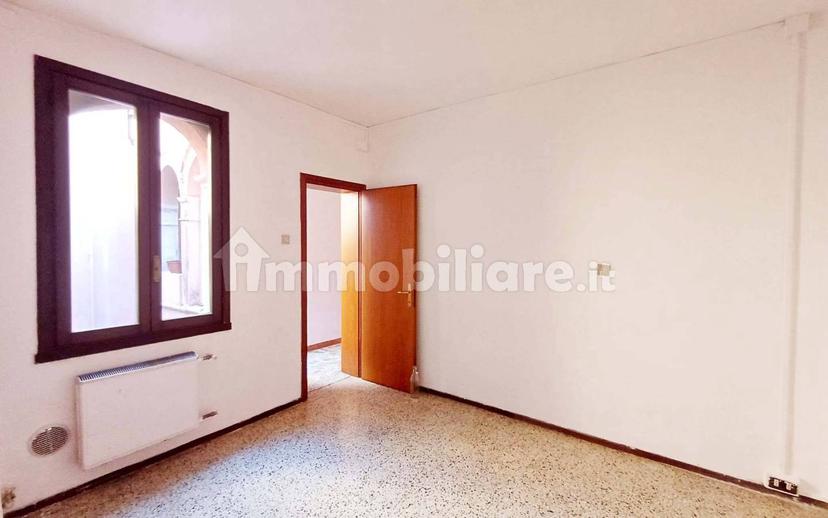 Quadrilocale da ristrutturare, secondo piano, Santi Apostoli - San Canciano, Venezia