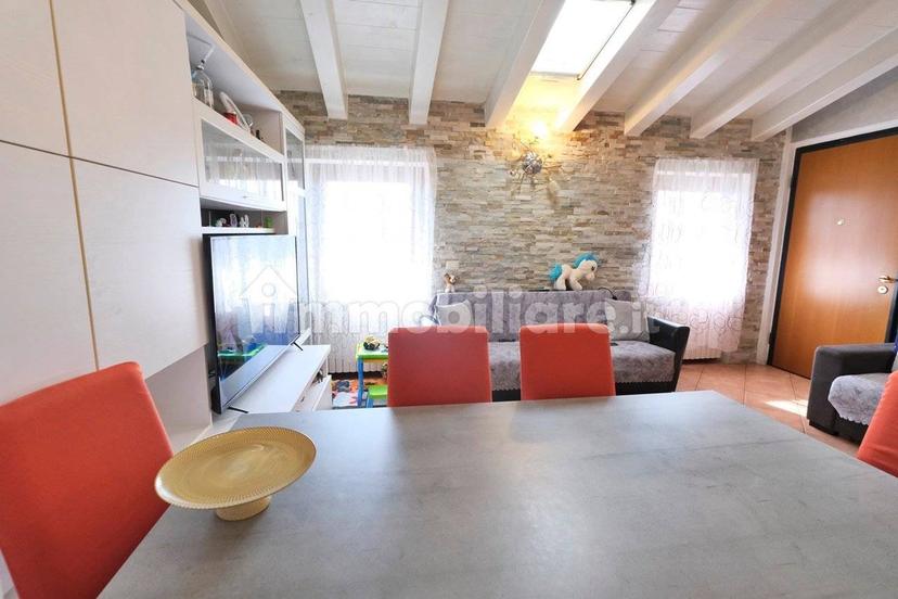 Trilocale vicolo della Fratellanza, Zona Artigianale Foroni, Valeggio sul Mincio
