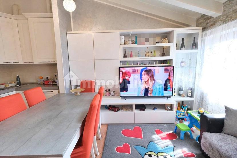Trilocale vicolo della Fratellanza, Zona Artigianale Foroni, Valeggio sul Mincio — foto 15 di 16