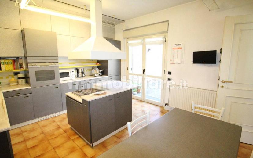 Villa a schiera via Ugo Foscolo, Centro, Lomazzo — foto 28 di 46