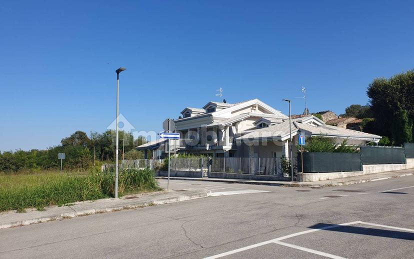 Trilocale via Adige, Boschetti, Peschiera del Garda — foto 2 di 26