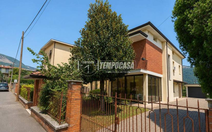 Villa bifamiliare, da ristrutturare, 210 m², Centro, Botticino — foto 41 di 51