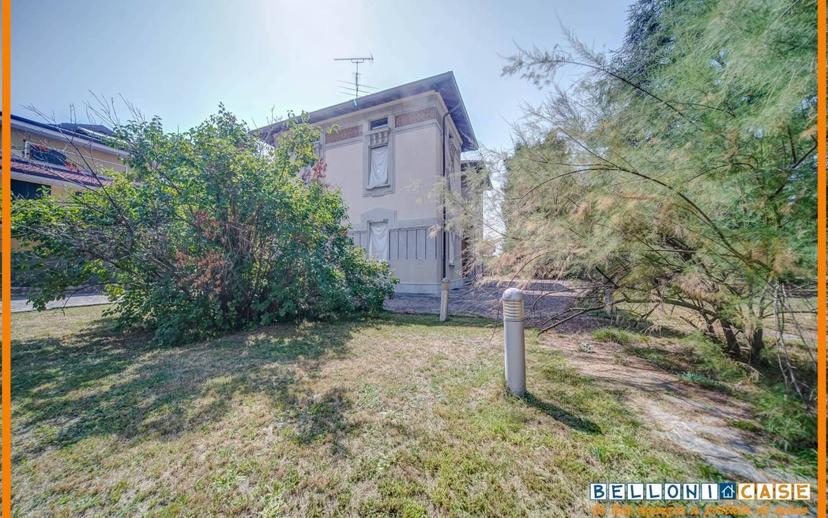 Villa unifamiliare via 25 Aprile, Centro, Jerago con Orago — foto 2 di 50