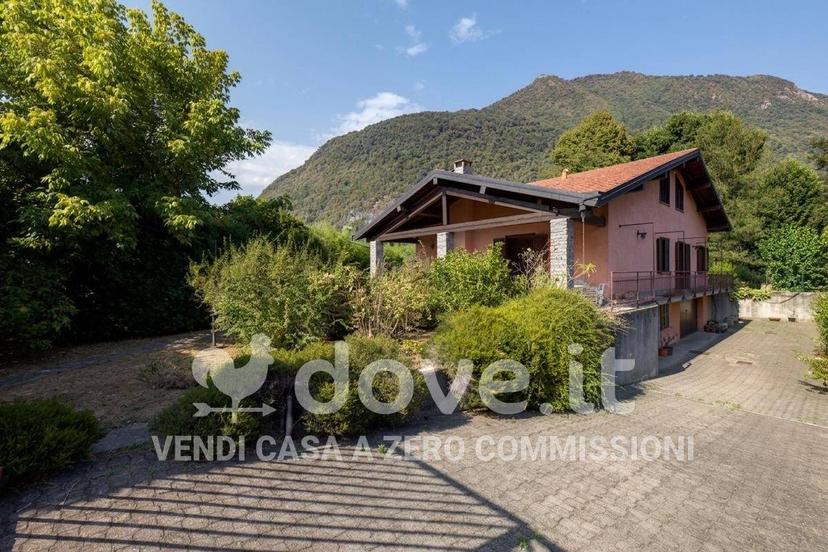 Villa unifamiliare via XXV Aprile 39, Laveno, Laveno-Mombello — foto 11 di 58