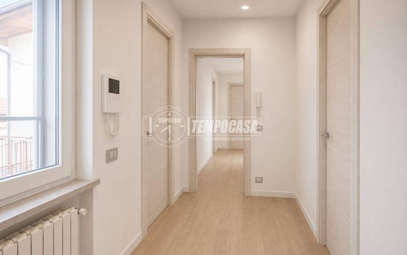 Trilocale buono stato, primo piano, Cameri — foto 31 di 38