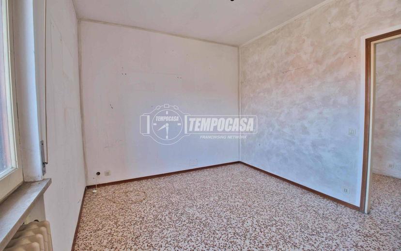 Trilocale buono stato, primo piano, Cameri — foto 23 di 38