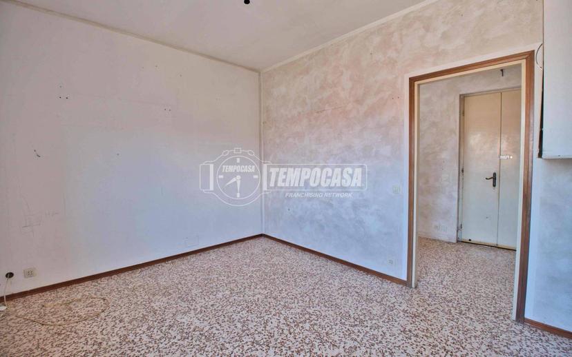 Trilocale buono stato, primo piano, Cameri — foto 2 di 38