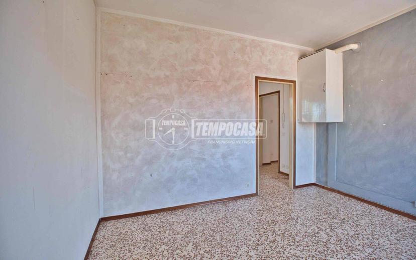 Trilocale buono stato, primo piano, Cameri — foto 32 di 38