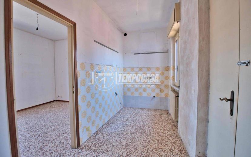 Trilocale buono stato, primo piano, Cameri — foto 24 di 38