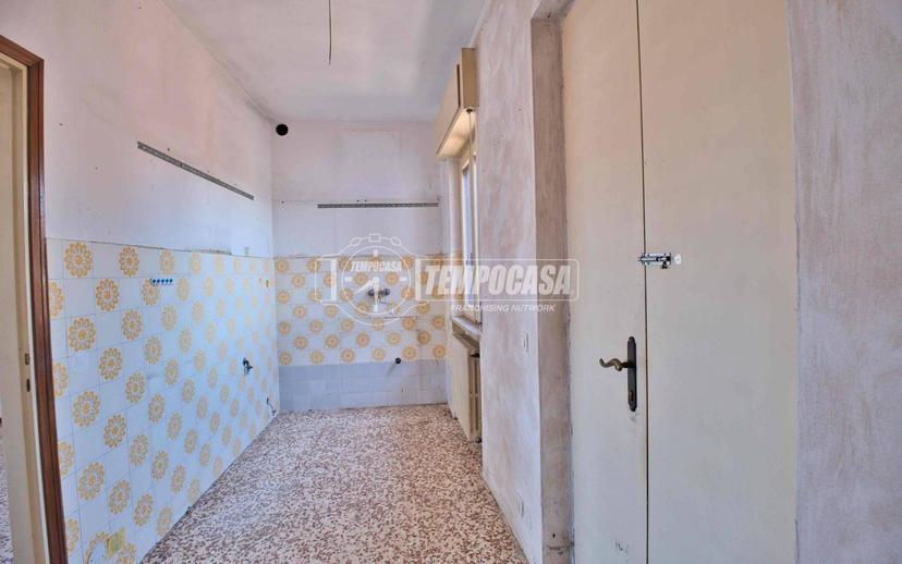 Trilocale buono stato, primo piano, Cameri — foto 12 di 38