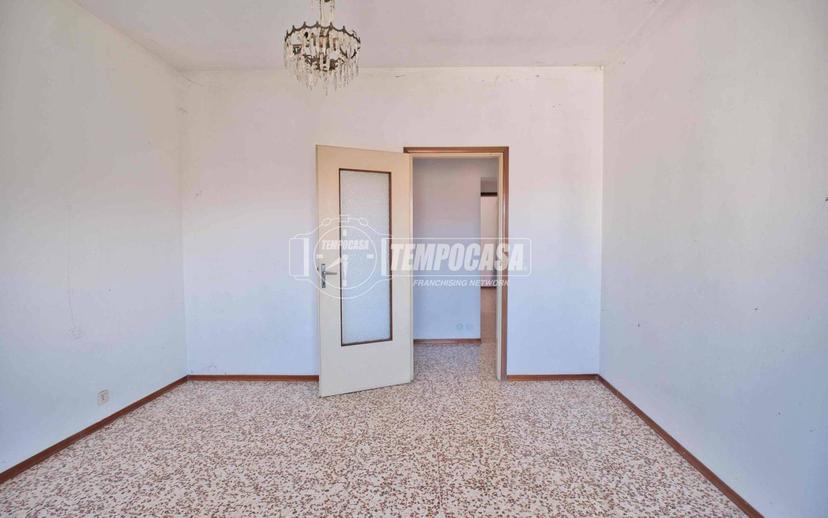 Trilocale buono stato, primo piano, Cameri — foto 7 di 38
