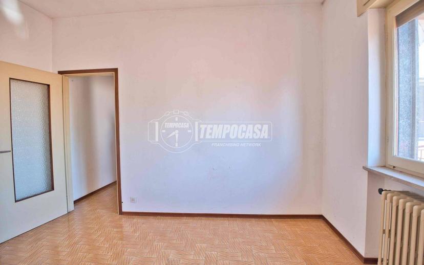 Trilocale buono stato, primo piano, Cameri — foto 33 di 38