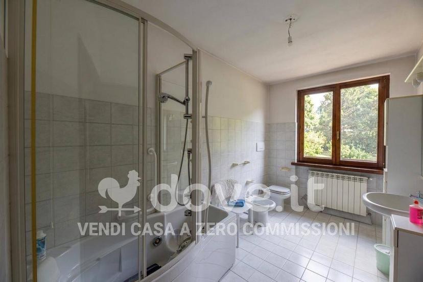 Villa unifamiliare via XXV Aprile 39, Laveno, Laveno-Mombello — foto 45 di 58