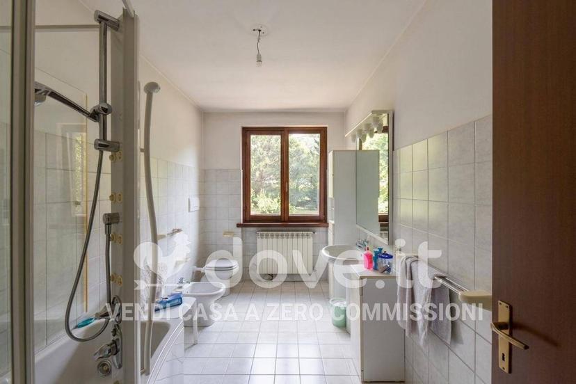 Villa unifamiliare via XXV Aprile 39, Laveno, Laveno-Mombello — foto 30 di 58