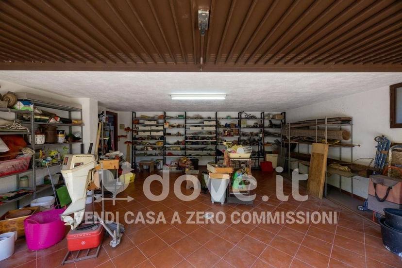 Villa unifamiliare via XXV Aprile 39, Laveno, Laveno-Mombello — foto 10 di 58