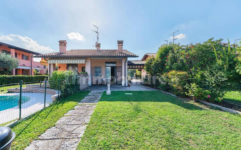 Villa bifamiliare via Como 6, Centro, Sirmione — foto 9 di 27