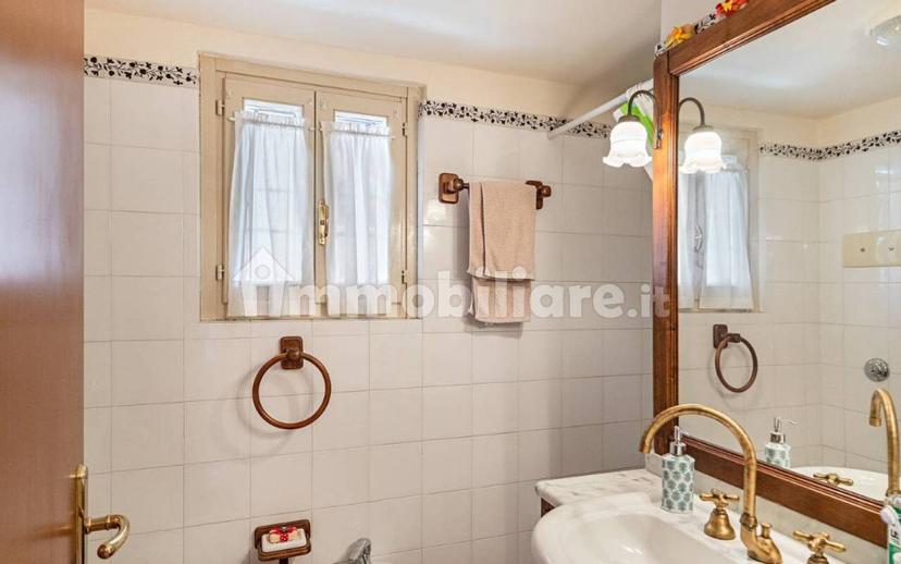 Villa bifamiliare via Como 6, Centro, Sirmione — foto 11 di 27