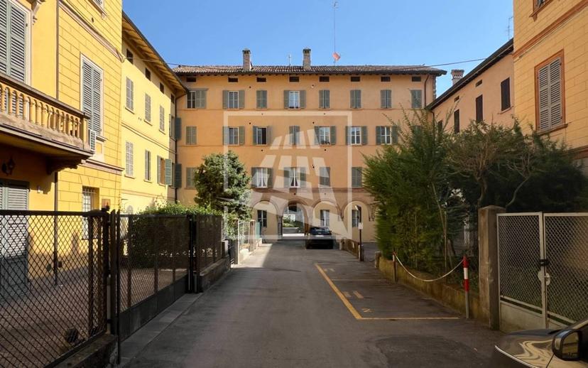 Trilocale corso Benedetto Cairoli 7, Centro Storico, Reggio Emilia — foto 32 di 33