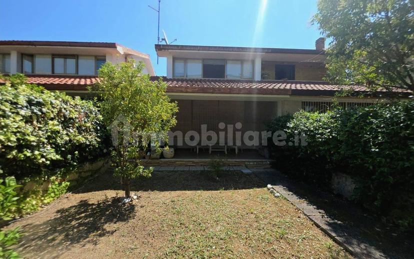 Villa bifamiliare via Raffaello Sanzio, San Vito Chietino — foto 5 di 35