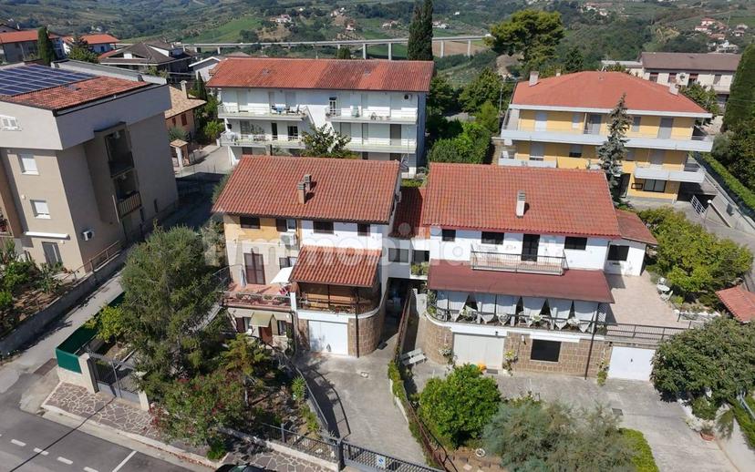 Villa bifamiliare via Raffaello Sanzio, San Vito Chietino — foto 12 di 35