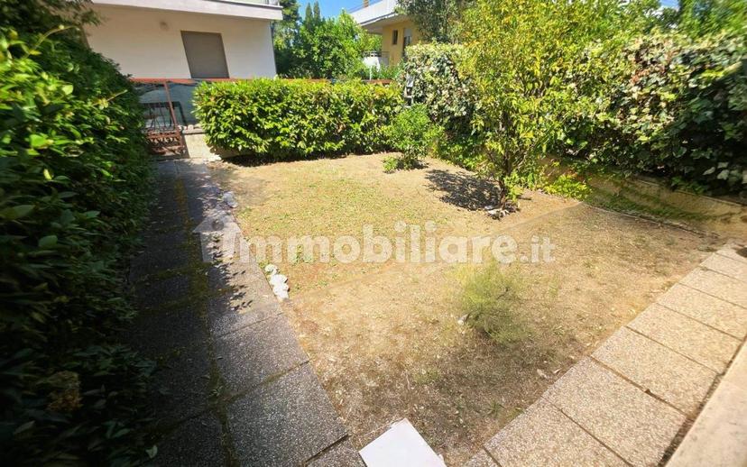 Villa bifamiliare via Raffaello Sanzio, San Vito Chietino — foto 8 di 35