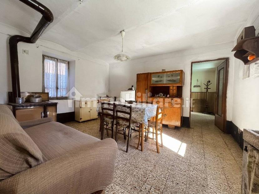 Casa colonica frazione Montecapraro, Montecapraro, Fabbrica Curone — foto 12 di 13