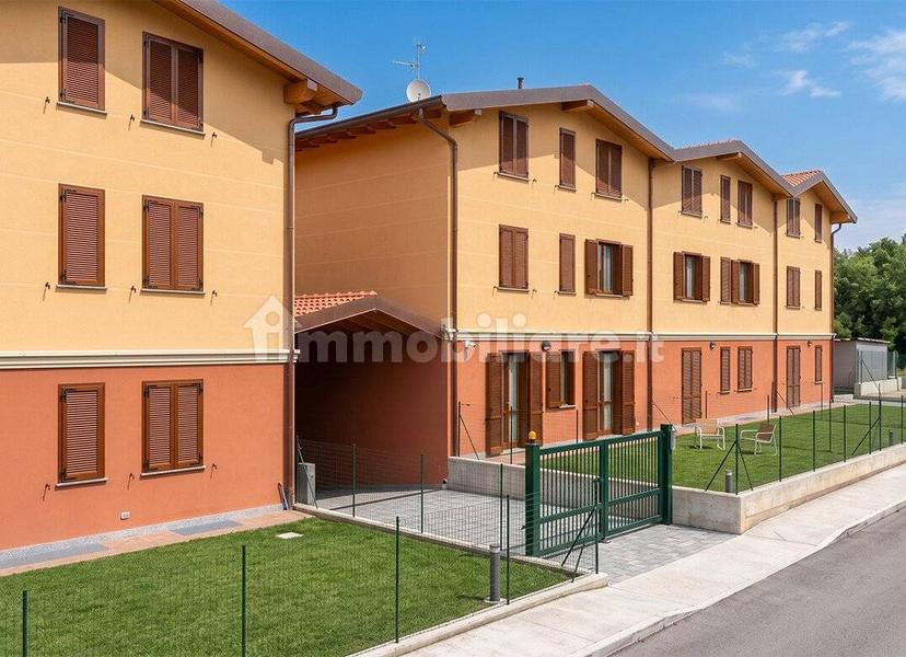 Quadrilocale via Giosuè Carducci, Centro, Limido Comasco — foto 3 di 6