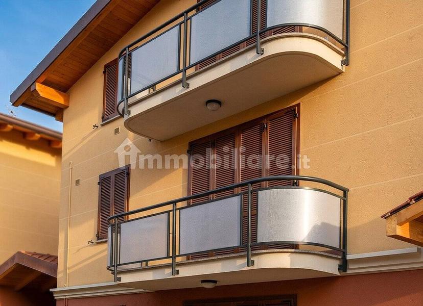 Quadrilocale via Giosuè Carducci, Centro, Limido Comasco — foto 4 di 6