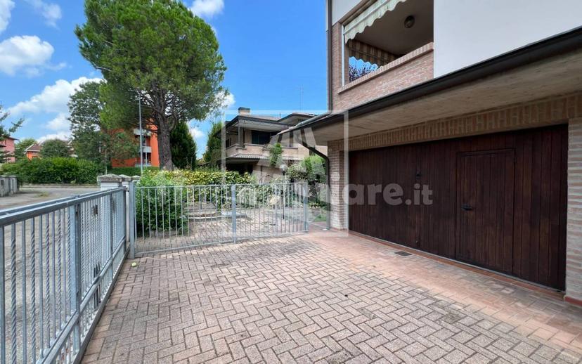 Villa unifamiliare via Walter Tobagi 4, Ospizio - San Maurizio, Reggio Emilia — foto 2 di 72