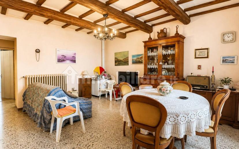 Villa a schiera via Flaminia Sud 40, Zona Industriale Sud, Gualdo Tadino