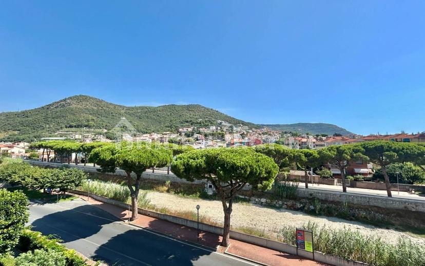 Attico via Francesco Crispi, Centro, Pietra Ligure — foto 27 di 31