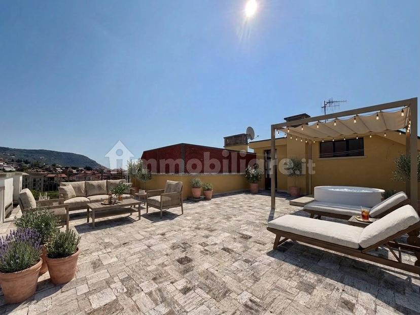 Attico via Francesco Crispi, Centro, Pietra Ligure — foto 9 di 31