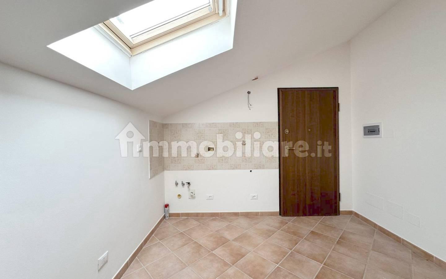 Bilocale via Monte Romanella 12, Centro, Avezzano