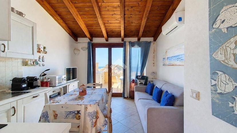 Bilocale via Eleonora D'Arborea 105, Centro, Castelsardo — foto 30 di 37