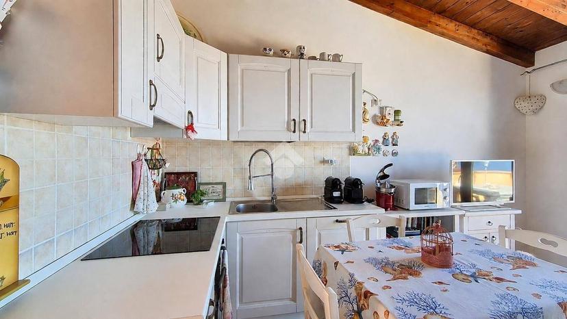Bilocale via Eleonora D'Arborea 105, Centro, Castelsardo — foto 18 di 37
