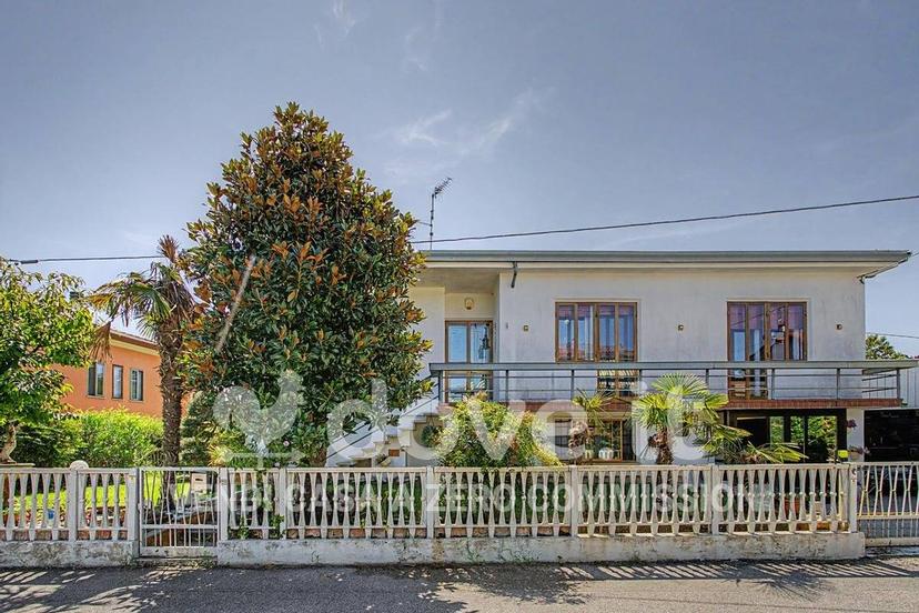 Villa unifamiliare via G. Parini 4, Centro, Legnago — foto 2 di 52