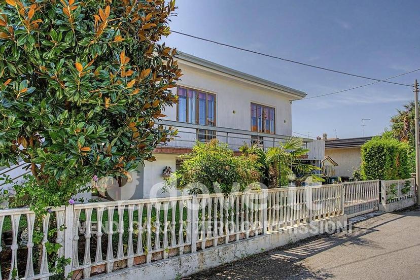 Villa unifamiliare via G. Parini 4, Centro, Legnago — foto 32 di 52