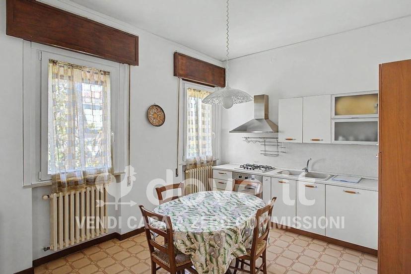 Villa unifamiliare via G. Parini 4, Centro, Legnago